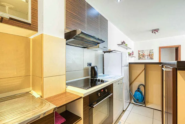 One-bedroom apartment in central Budva, 40 m² — photo 4